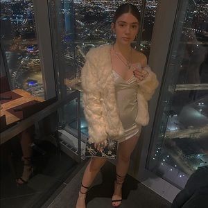 Meet your Posher, Avari